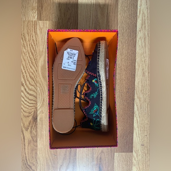 Tory Burch Sonoma Embroidered Gillie Espadrilles NWT - Picture 6 of 6